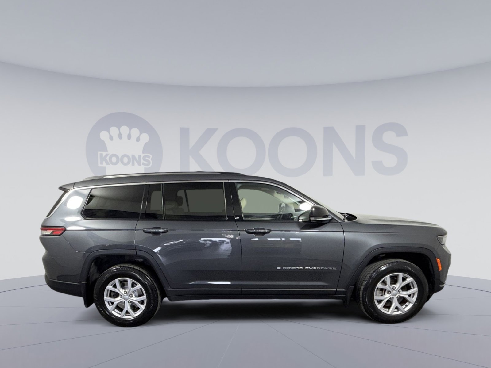 Used 2022 Jeep Grand Cherokee L Limited w/ MOPAR Finishing Package image 8