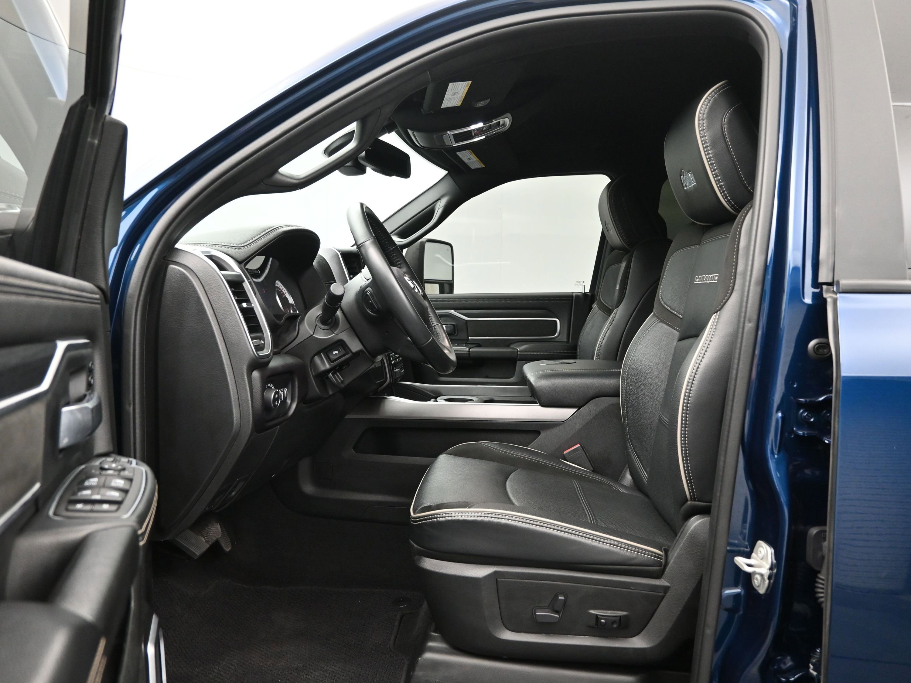Used 2023 RAM 2500 Laramie w/ Night Edition image 9