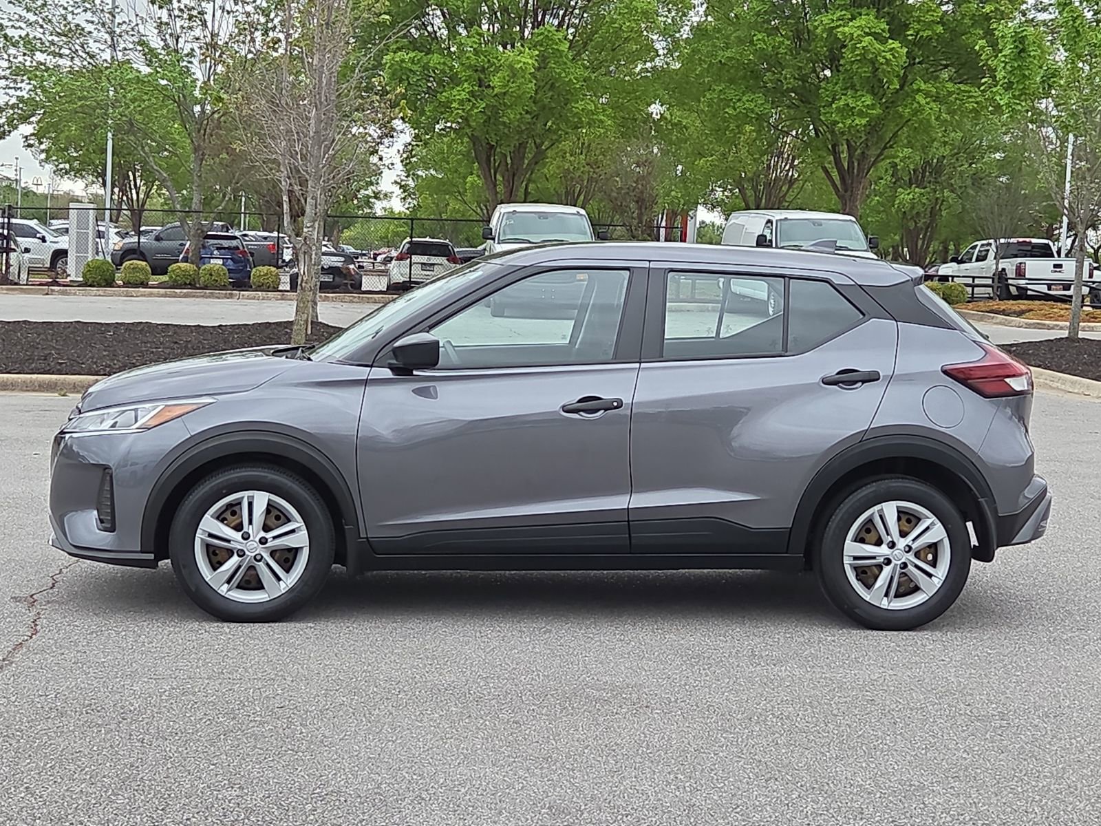 Used 2023 Nissan Kicks S image 3