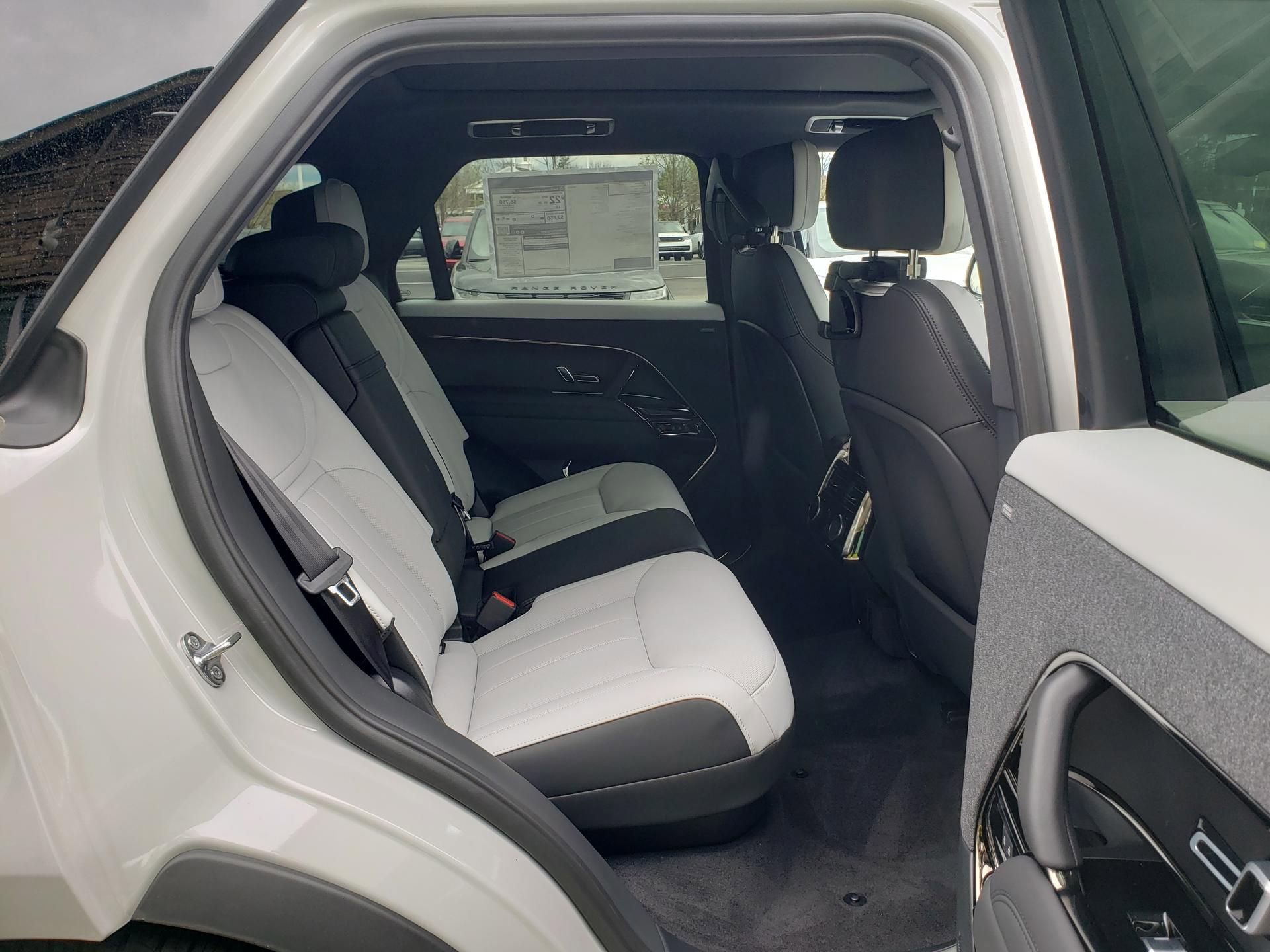 New 2026 Land Rover Range Rover Sport Dynamic SE AWD/4WD image 15