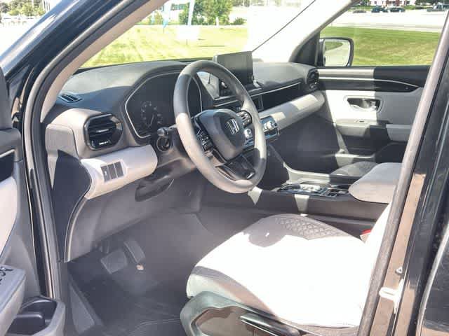 Certified 2023 Honda Pilot LX image 3