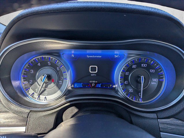 Used 2013 Chrysler 300 C RWD image 16