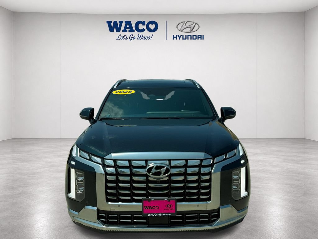 Used 2025 Hyundai Palisade Calligraphy FWD image 2