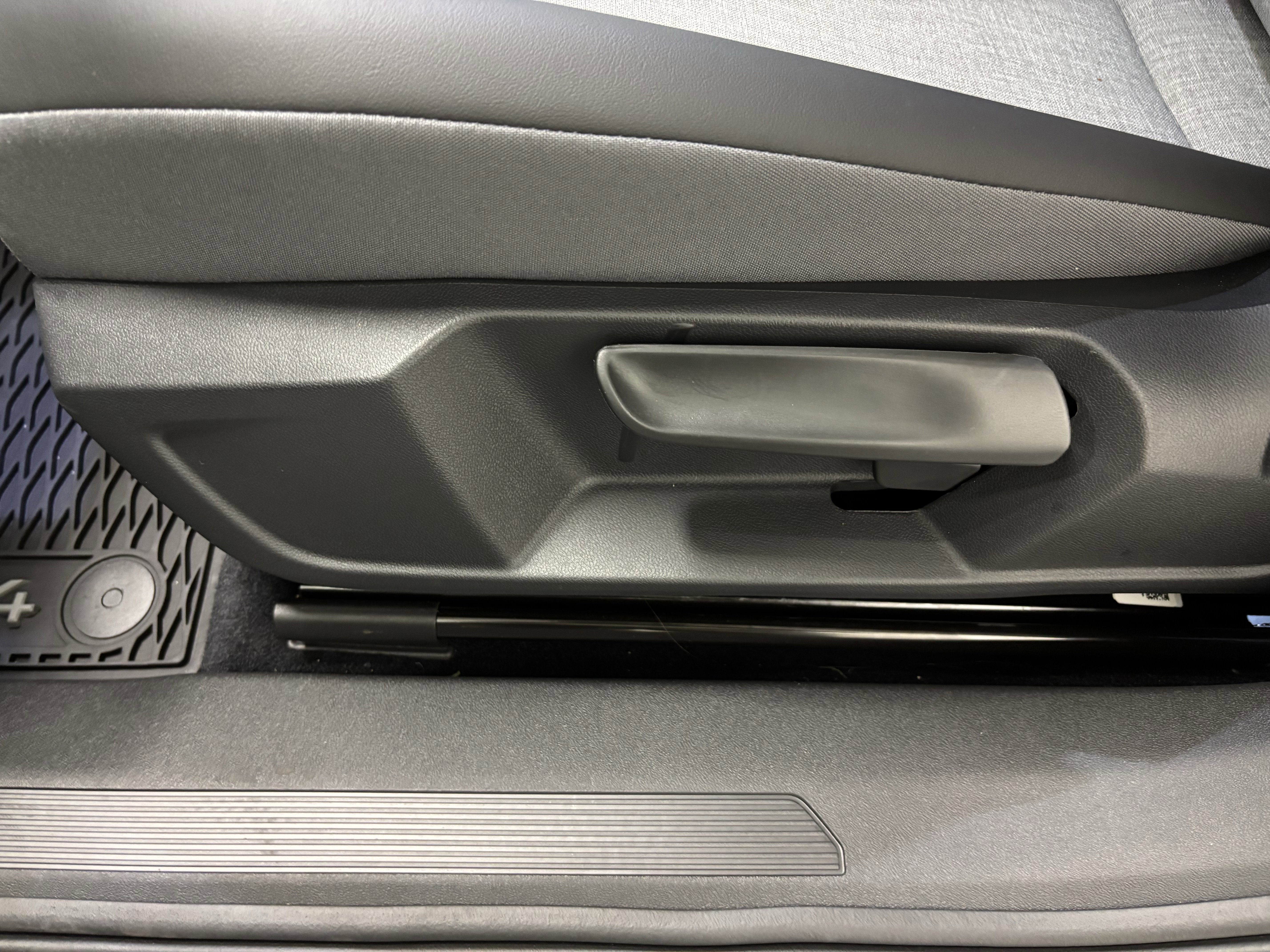 New 2025 Volkswagen ID.4 Pro image 4