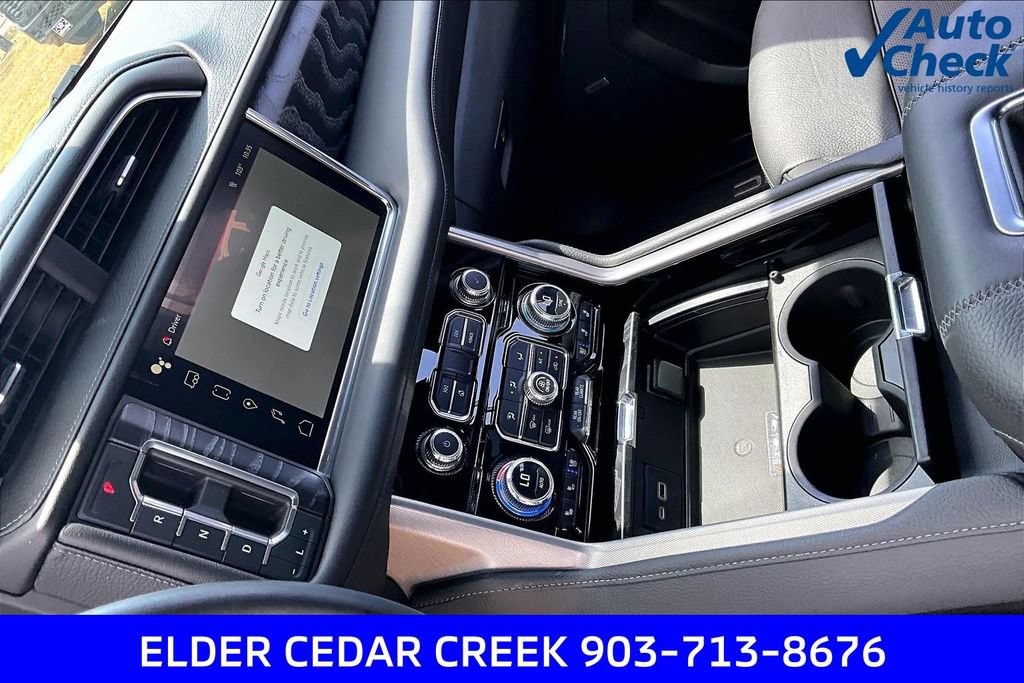 Used 2023 GMC Yukon Denali AWD/4WD image 18