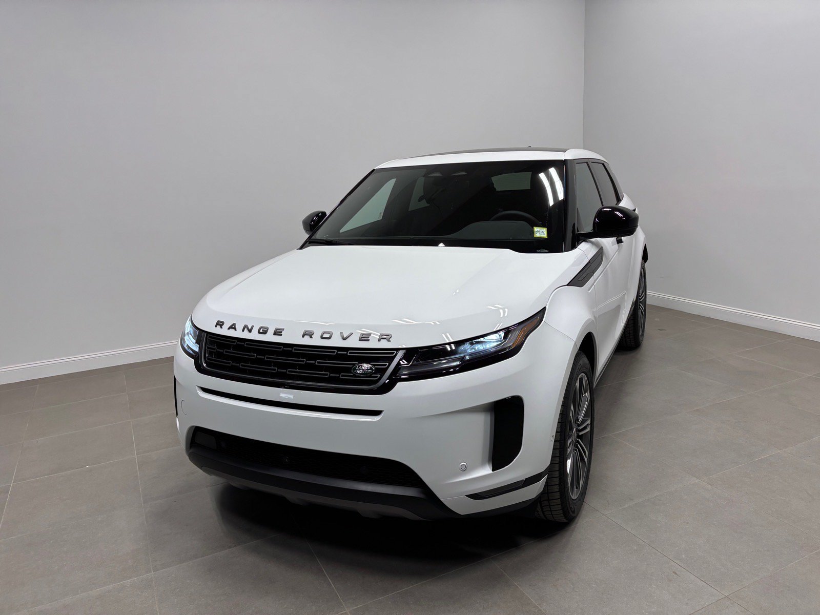 New 2026 Land Rover Range Rover Evoque S AWD/4WD image 2