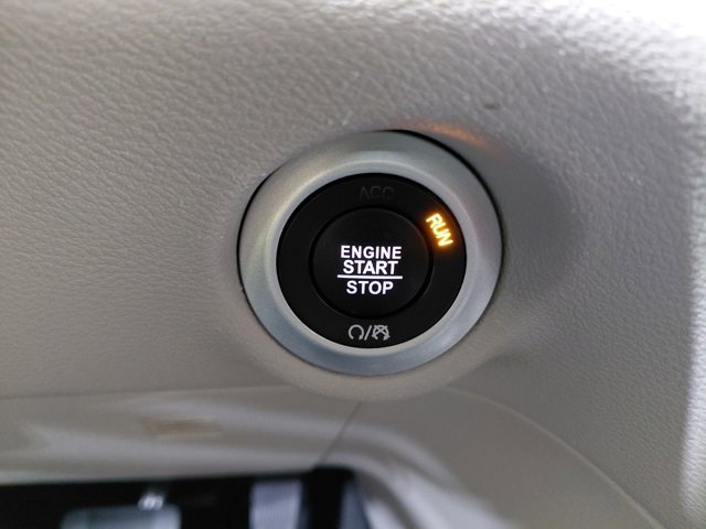 Used 2024 Chrysler Pacifica Touring-L image 37