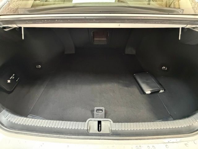 Used 2019 Lexus ES 300h w/ Luxury Package image 12