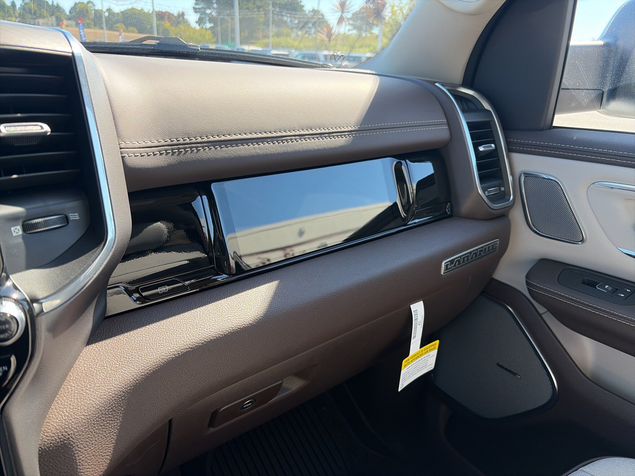 New 2026 RAM 1500 Laramie w/ Advanced Safety Group II AWD/4WD image 4