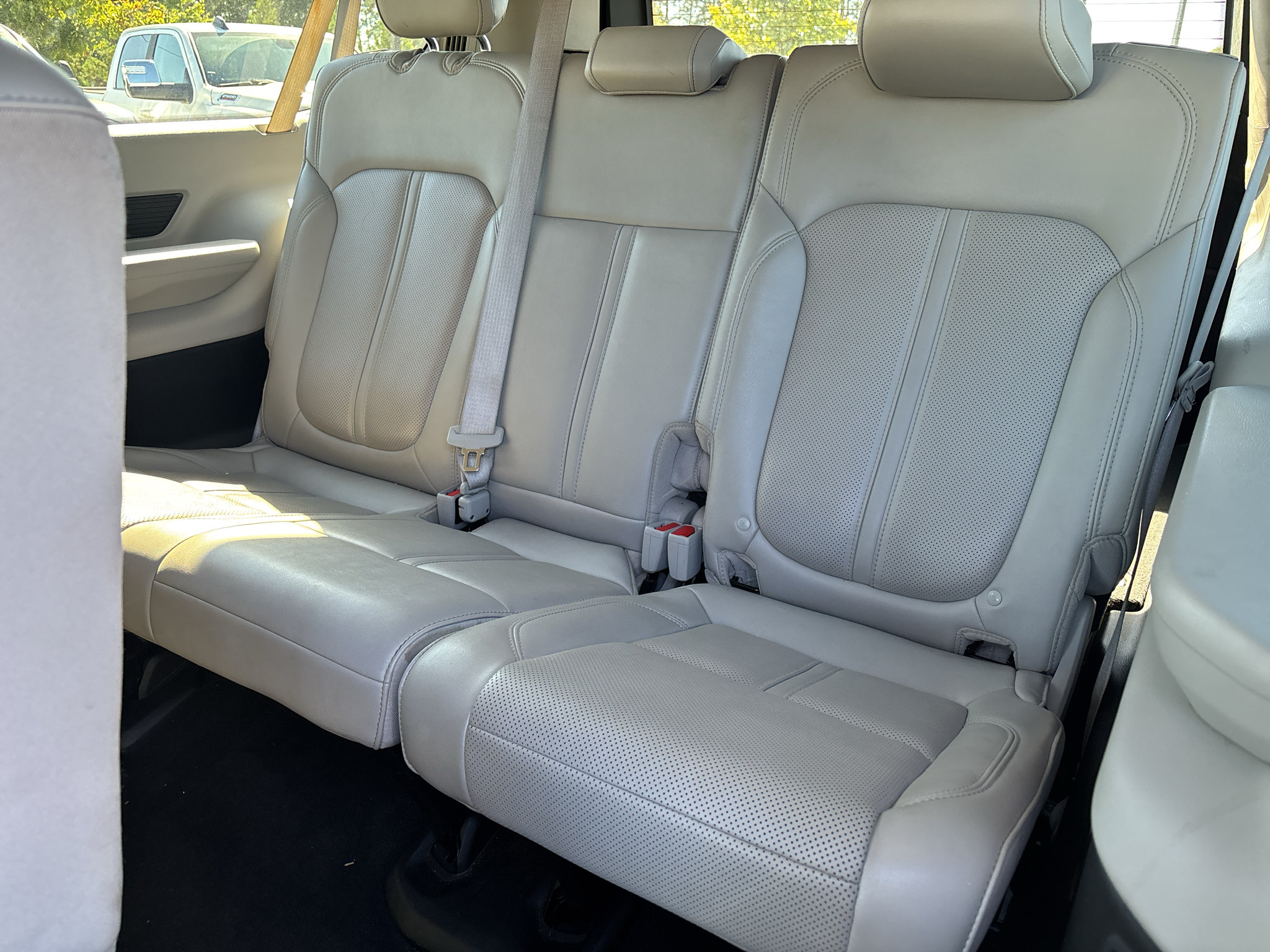 Used 2024 Jeep Wagoneer L Series II RWD image 30