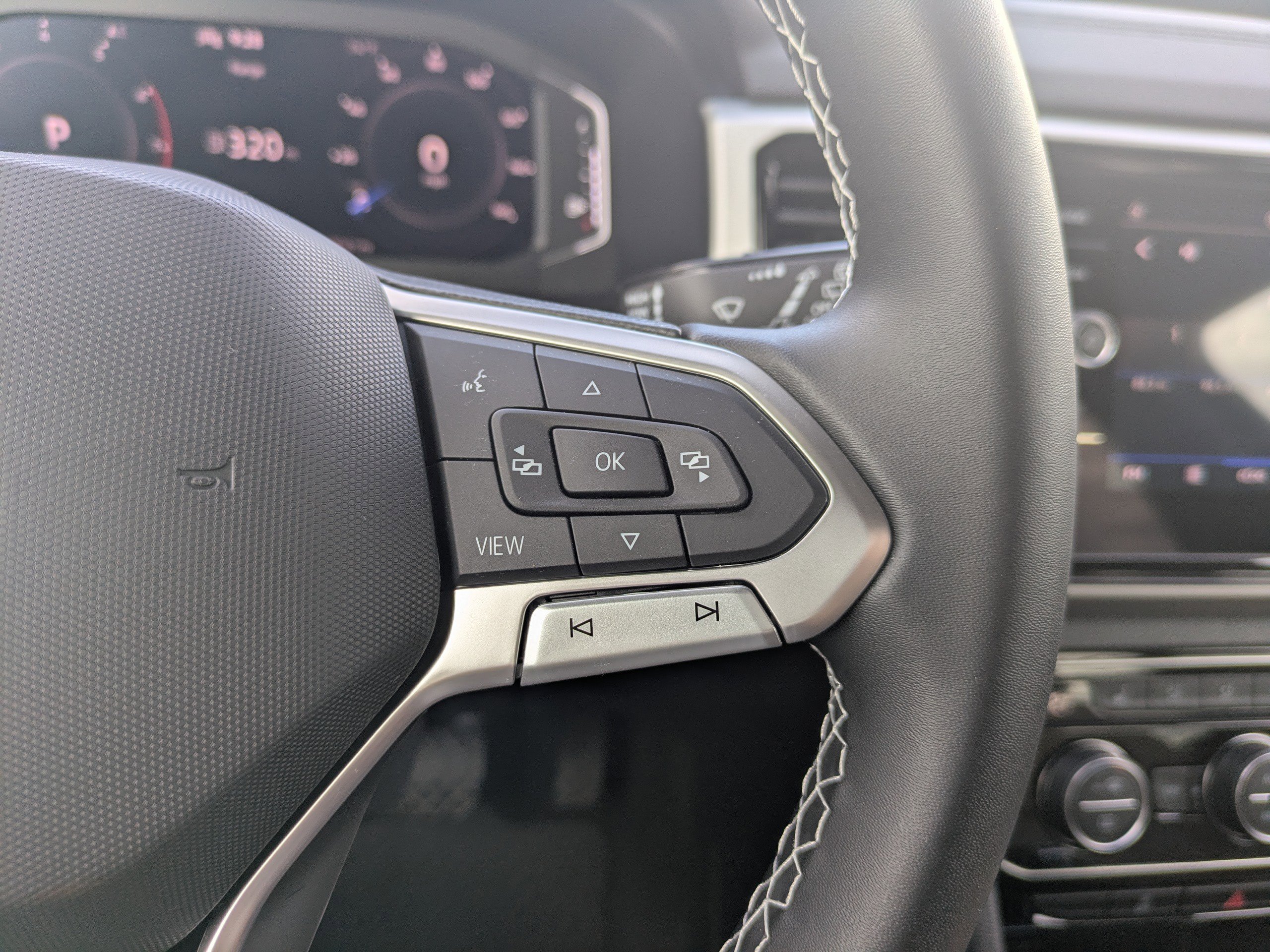 Used 2023 Volkswagen Atlas Cross Sport SE FWD image 27