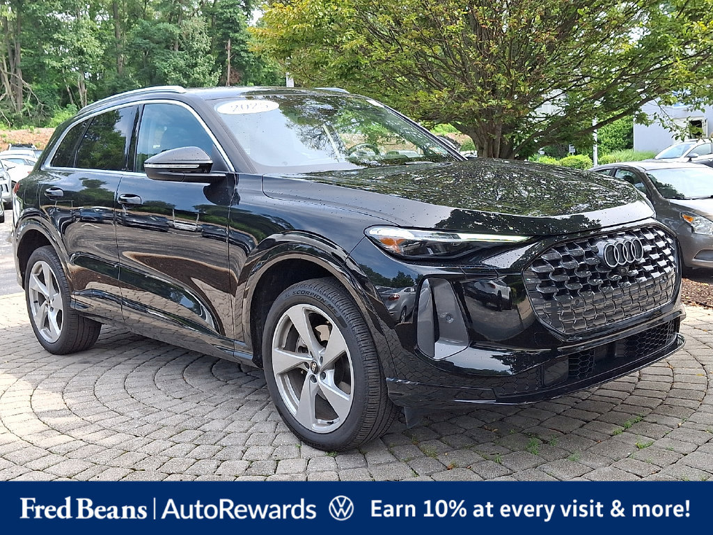 Used 2025 Audi Q5 Premium Plus w/ Premium Plus AWD/4WD image 1