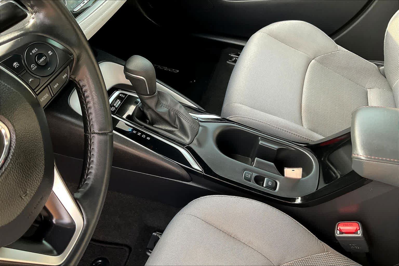 Used 2024 Toyota Corolla SE w/ SE Premium Package FWD image 14