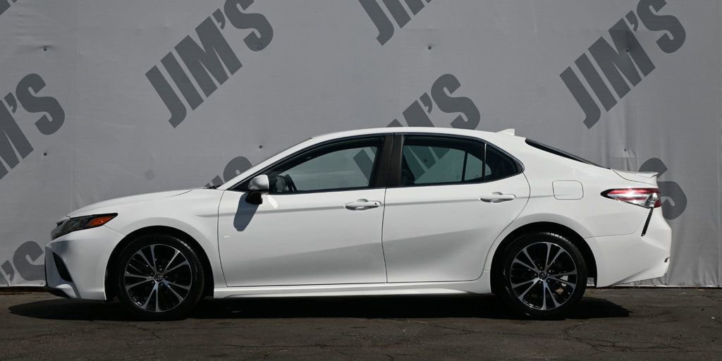 Used 2020 Toyota Camry SE w/ Carpet Mat Package image 6