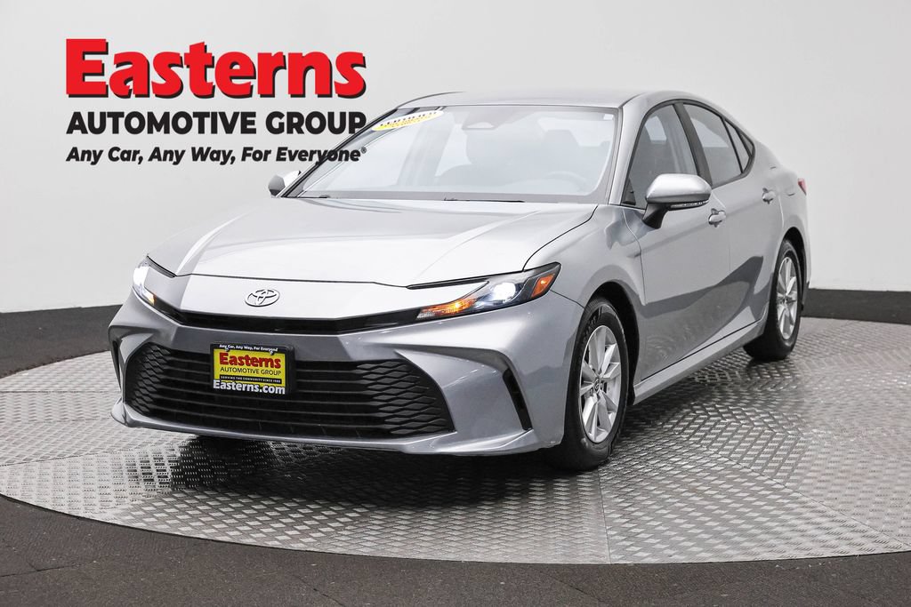 Used 2025 Toyota Camry LE w/ Convenience Package FWD image 1