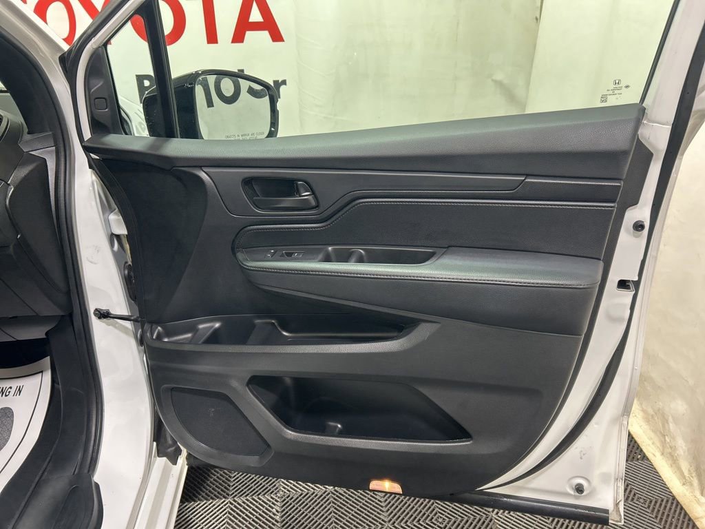Used 2025 Honda Odyssey Sport-L image 11