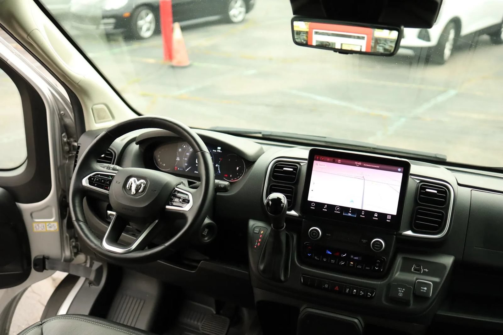 Used 2024 RAM ProMaster 3500 w/ Leather Interior Group FWD image 41