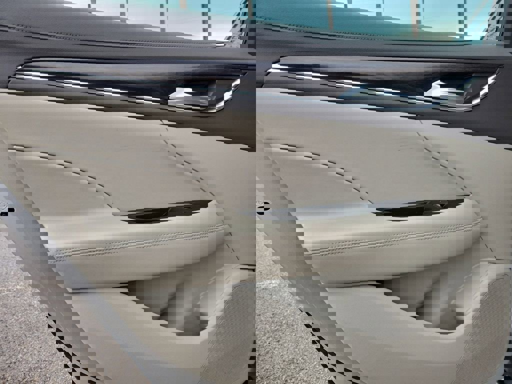 Used 2019 Buick LaCrosse Premium w/ Driver Confidence Package II image 7