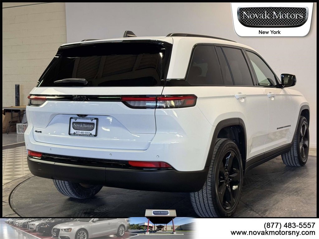 Used 2023 Jeep Grand Cherokee Altitude image 8