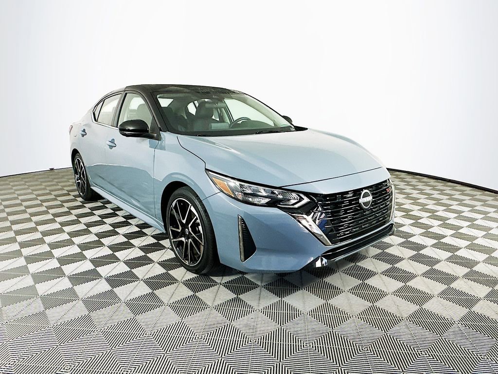 Used 2024 Nissan Sentra SR w/ SR Premium Package image 3