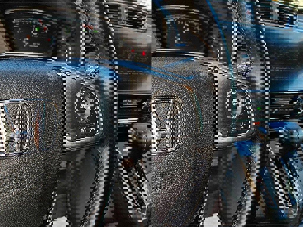 Used 2018 Honda CR-V Touring image 12