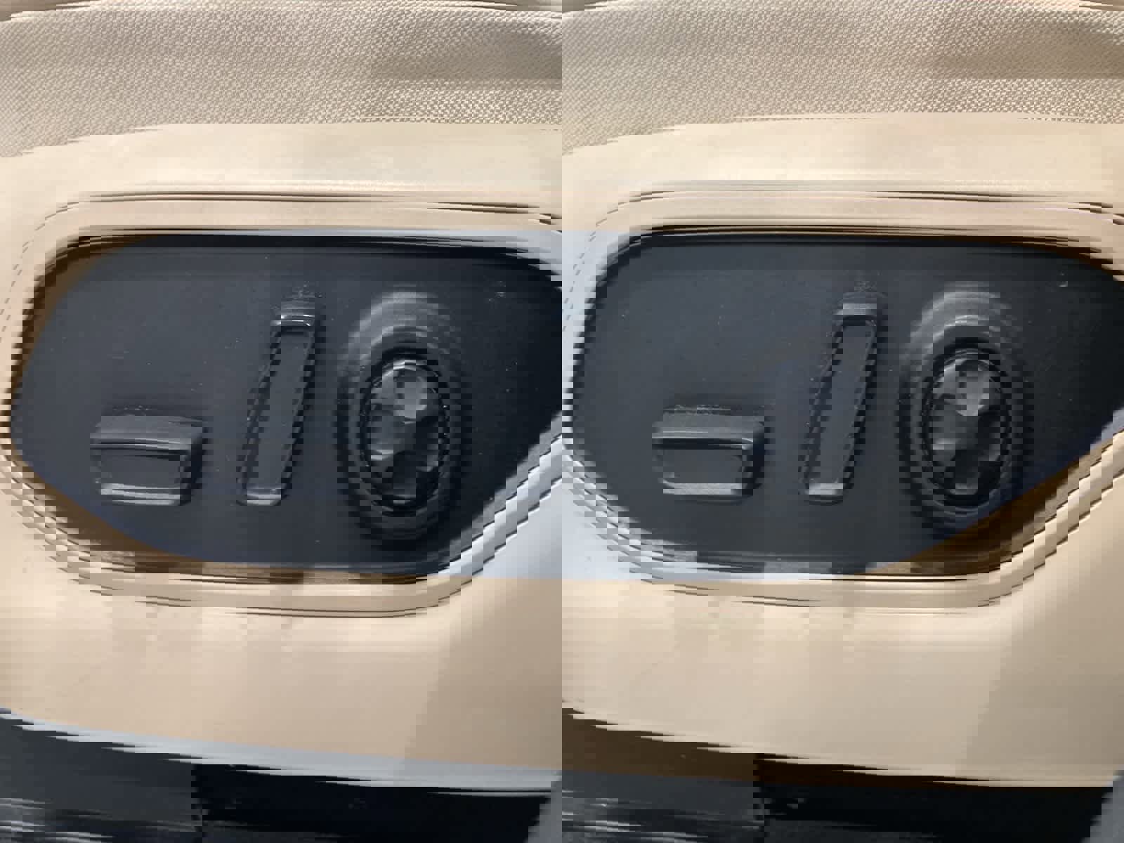 Used 2022 Jeep Grand Cherokee L Limited w/ Luxury Tech Group II image 13