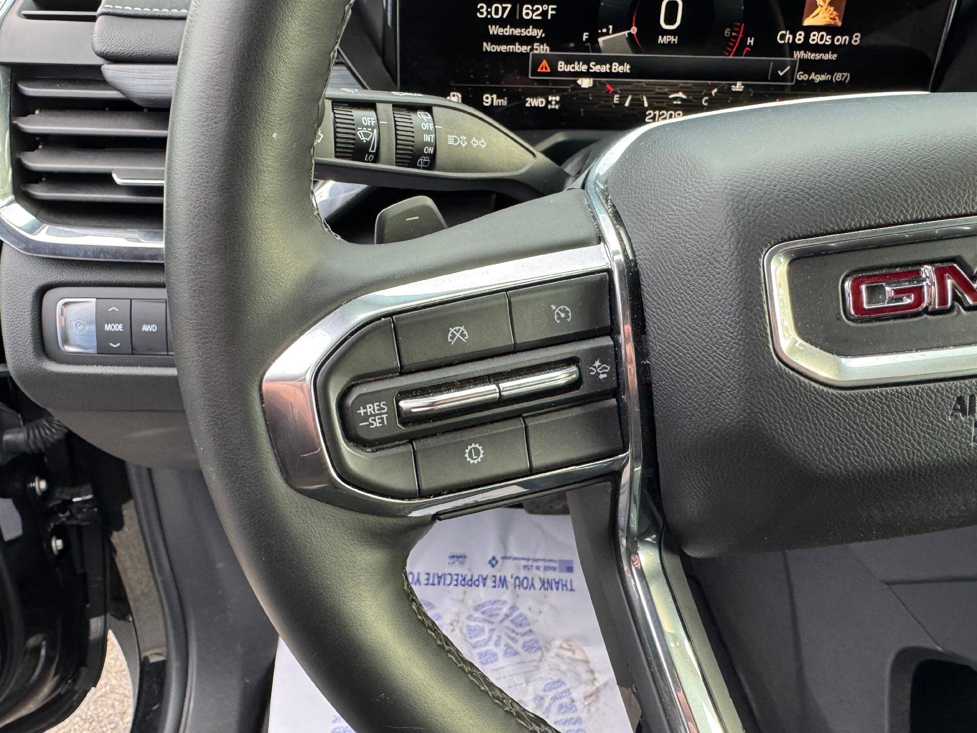 Used 2025 GMC Acadia Elevation image 24