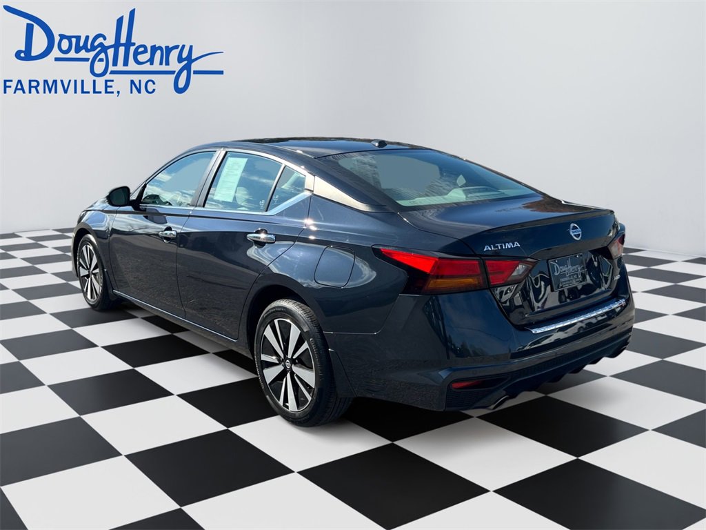 Used 2021 Nissan Altima 2.5 SV w/ SV Premium Package image 3