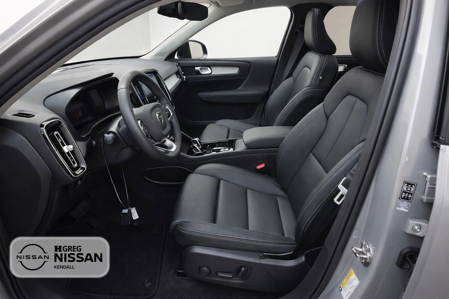 Used 2026 Volvo XC40 B5 Plus AWD/4WD image 7