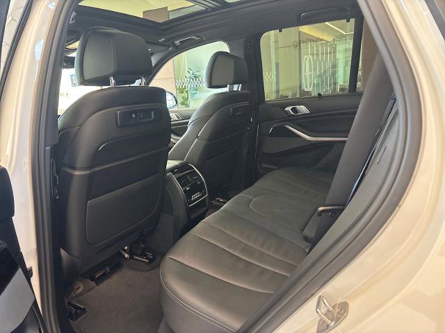 Used 2020 BMW X5 M50i w/ Executive Package AWD/4WD image 11