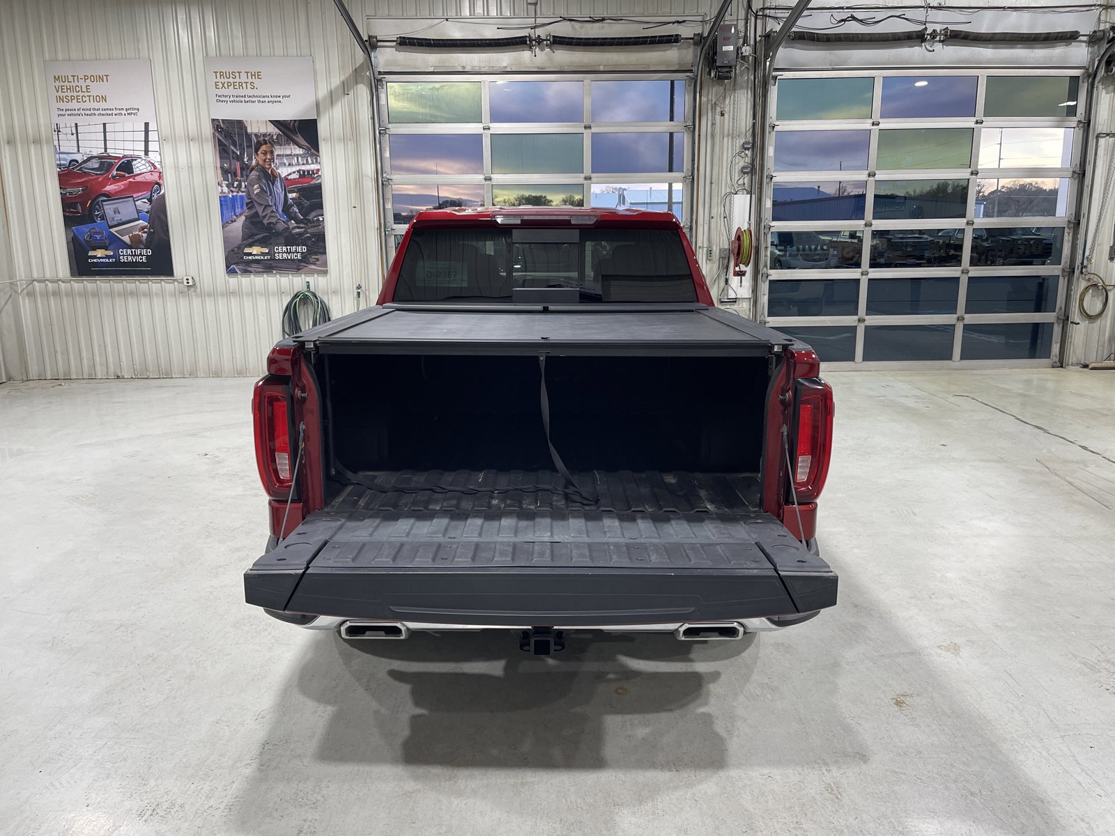 Used 2021 GMC Sierra 1500 SLT w/ SLT Premium Package AWD/4WD image 16