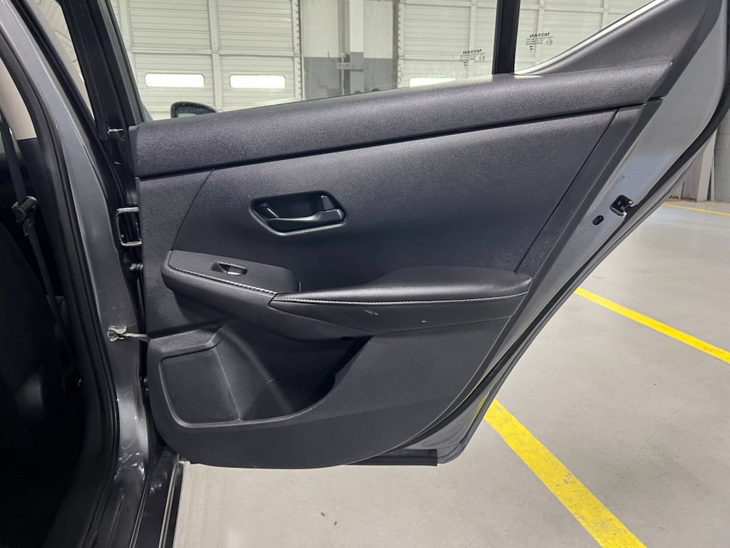 Used 2025 Nissan Sentra S FWD image 34
