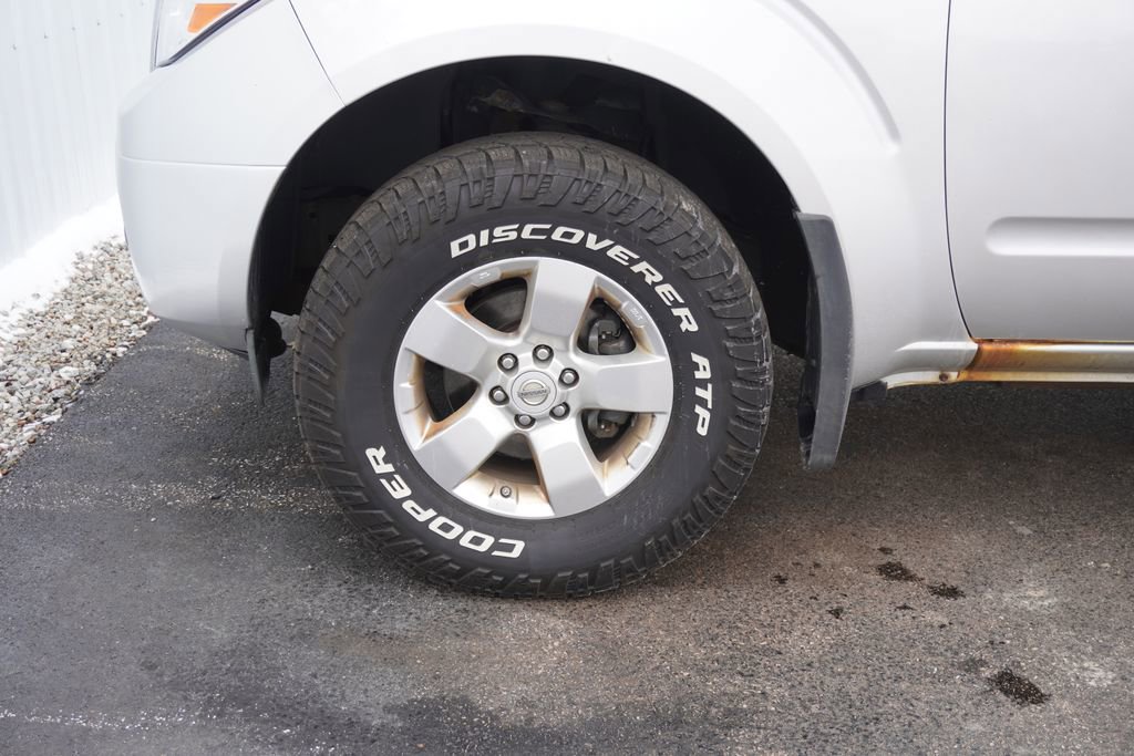 Used 2012 Nissan Frontier SV image 6