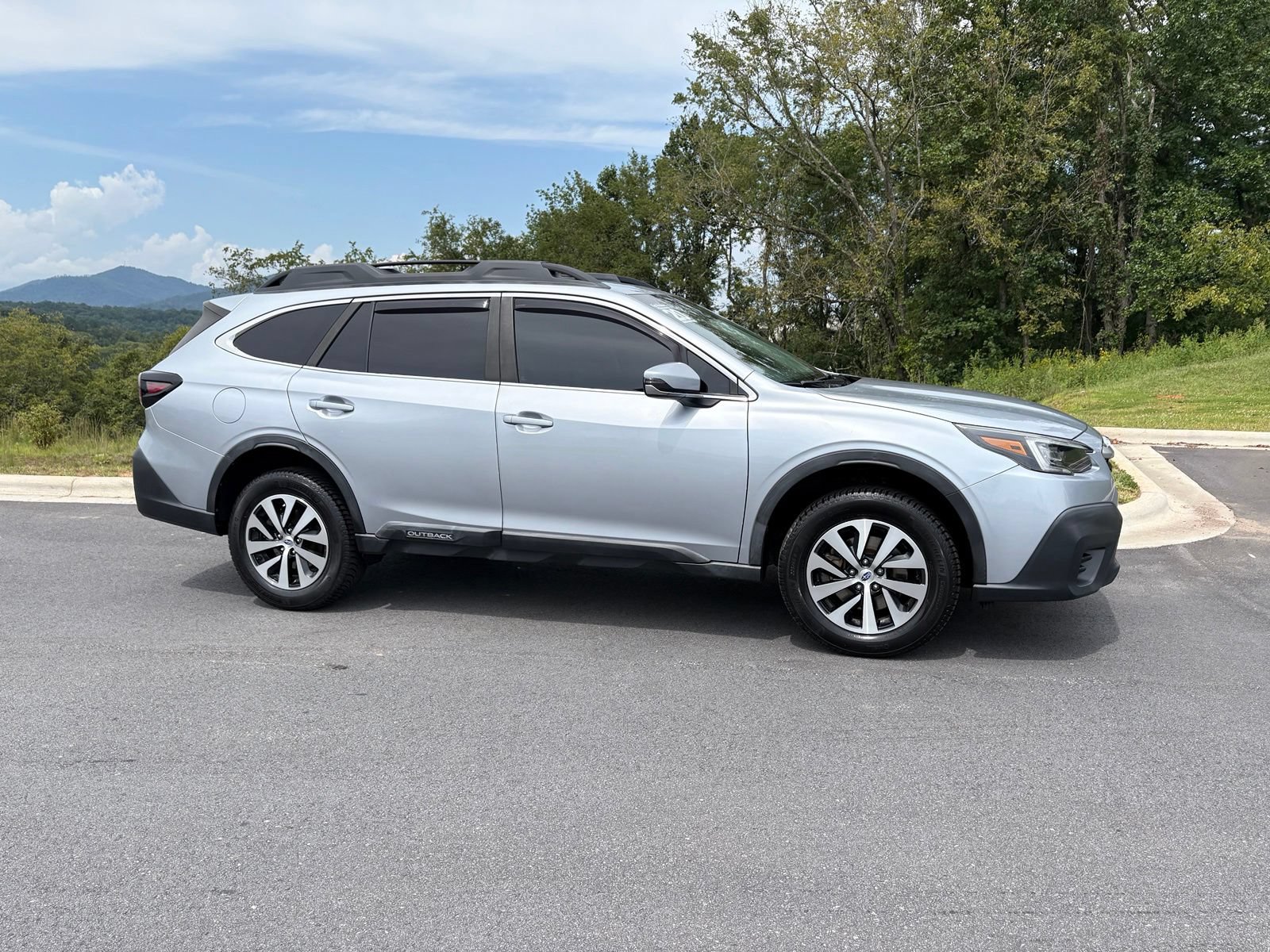 Used 2020 Subaru Outback Premium AWD/4WD image 7