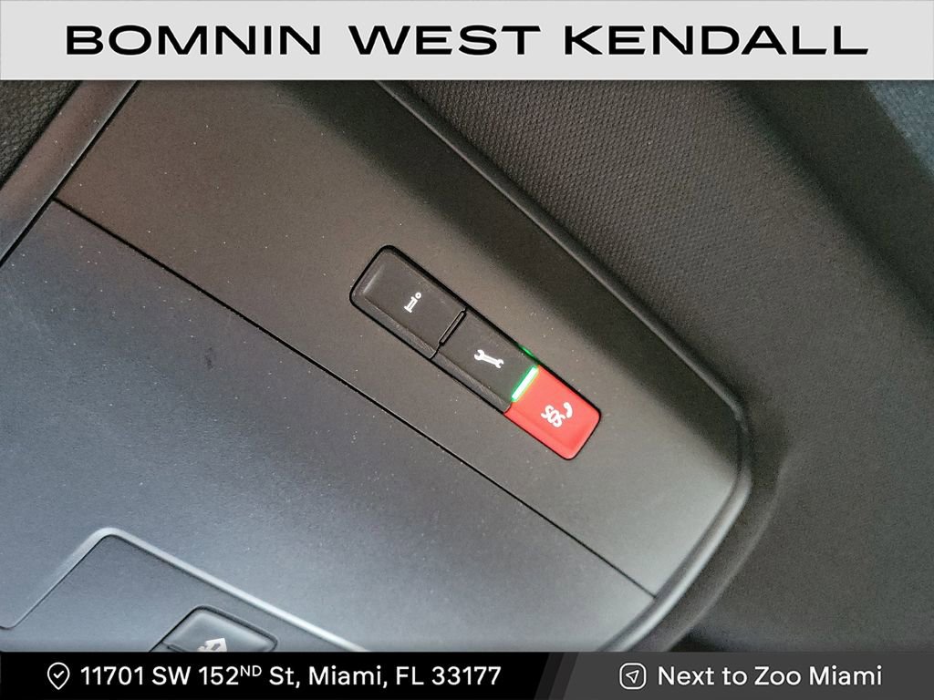 Used 2020 Volkswagen Atlas Cross Sport SEL image 25