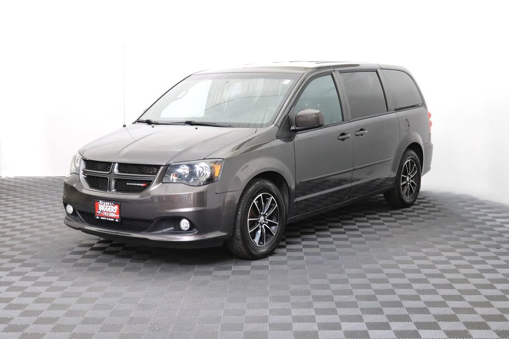 Used 2016 Dodge Grand Caravan R/T w/ Driver Convenience Group FWD image 3