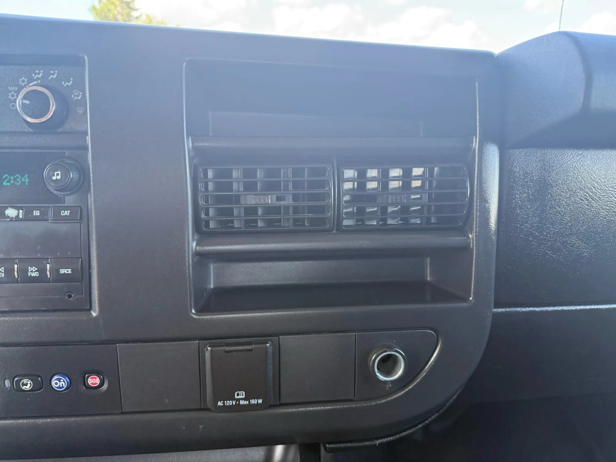 Used 2016 Chevrolet Express 2500 RWD image 38