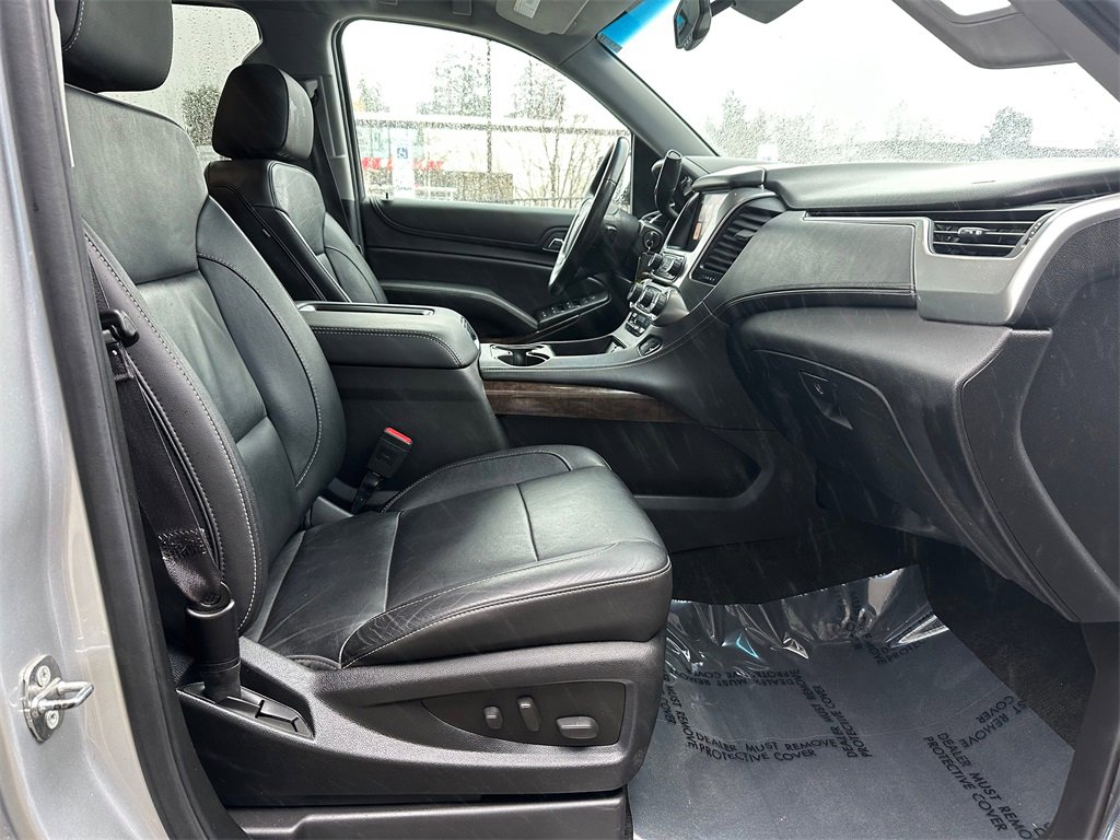 Used 2016 Chevrolet Suburban LT image 10