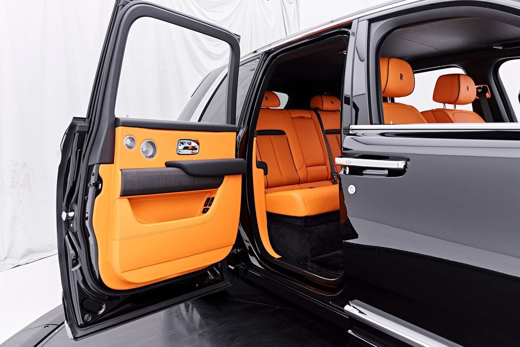 Used 2026 Rolls-Royce Cullinan AWD/4WD image 35