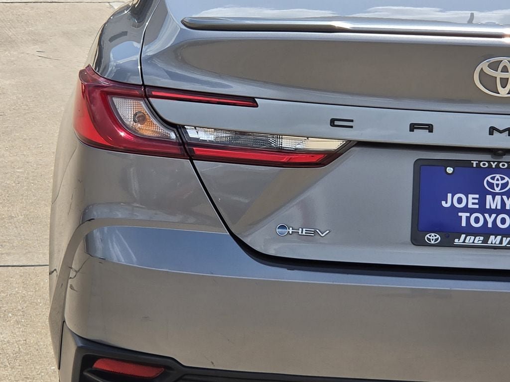 Used 2025 Toyota Camry SE FWD image 10