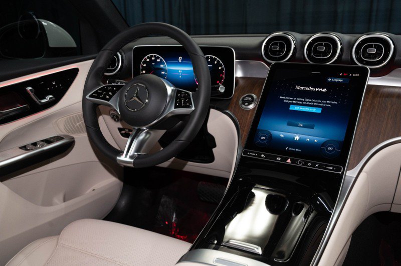 New 2026 Mercedes-Benz GLC 300 image 16