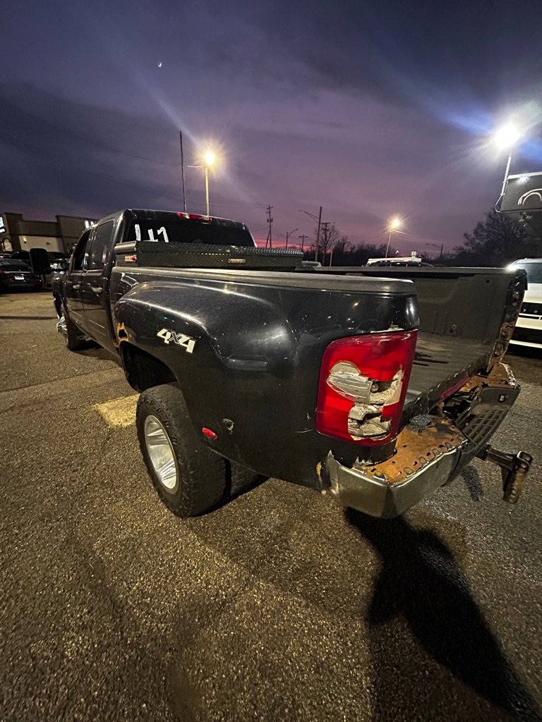 Used 2008 Chevrolet Silverado 3500 LT w/ EZ-Lift Tailgate Package image 4