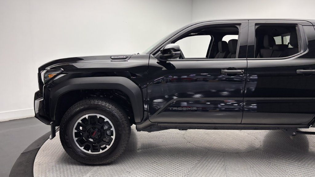 Certified 2026 Toyota Tacoma TRD Off-Road w/ TRD Off Road Upgrade Package AWD/4WD image 5