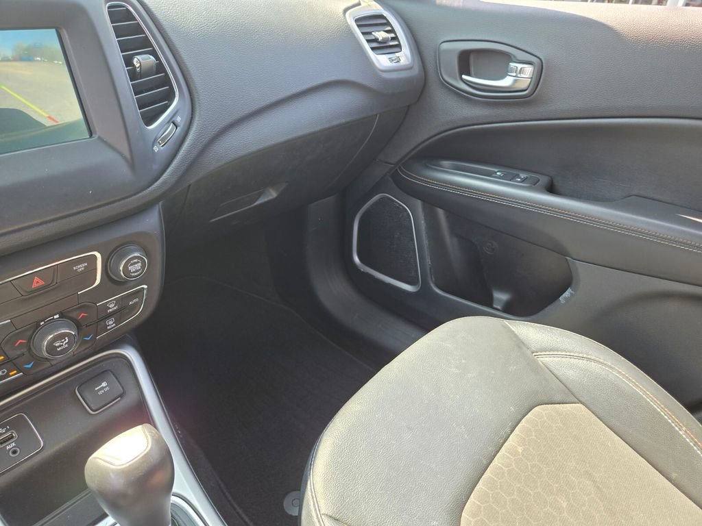 Used 2020 Jeep Compass Latitude image 29