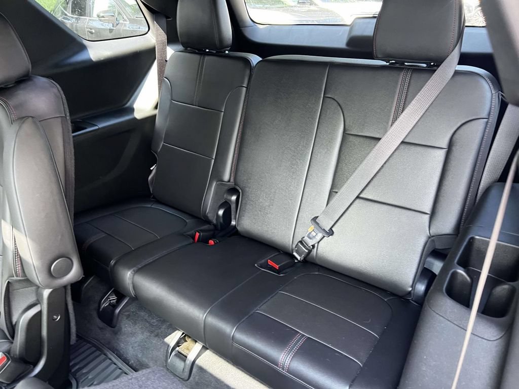 Used 2023 Chevrolet Traverse RS AWD/4WD image 11