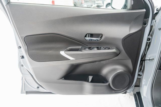 Used 2023 Nissan Kicks SV image 18