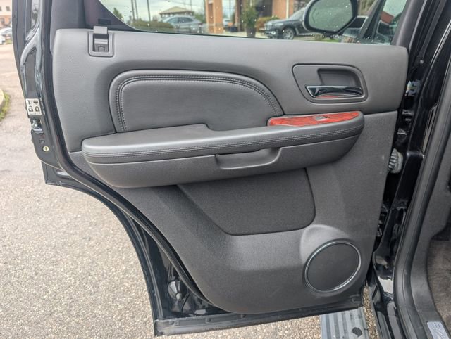 Used 2013 Cadillac Escalade Luxury image 18
