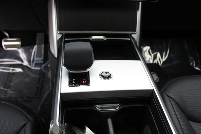 New 2026 Land Rover Range Rover SE image 13