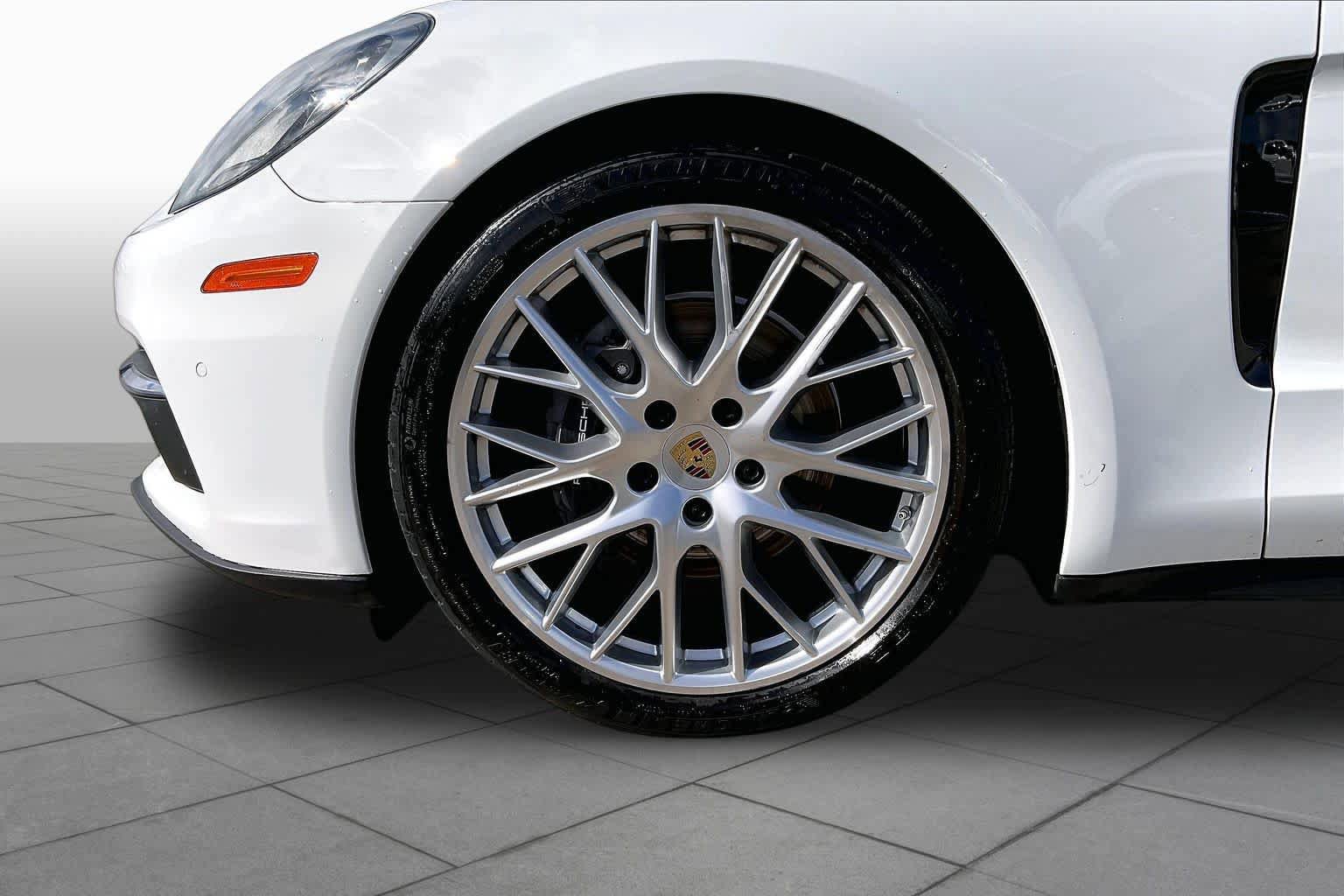 Used 2018 Porsche Panamera 4 AWD/4WD image 10