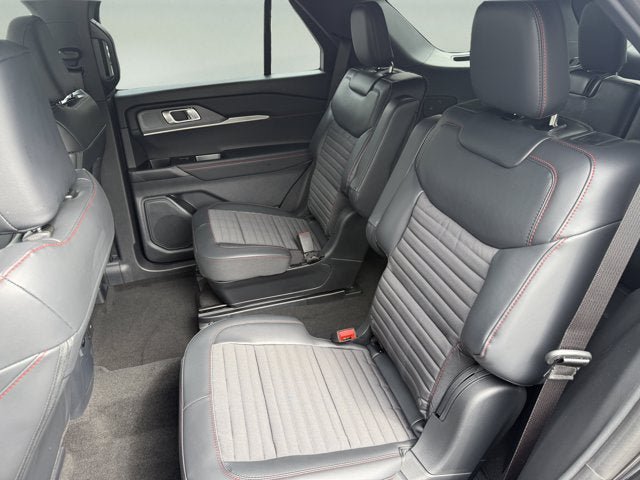 New 2027 Ford Explorer ST-Line AWD/4WD image 10